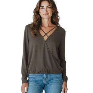 FOREVER 21 ARMY GREEN CRISSCROSS BLOUSE SZ.S EUC.
